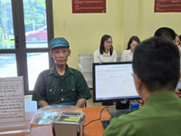 Công an xã Vân Đình: Tận tâm phục vụ, gần dân từ những thủ tục hành chính