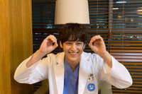 Vẻ đẹp 'bất bại' của Kim Bum sau 13 năm đóng 'Vườn sao băng' 