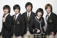 Vẻ đẹp 'bất bại' của Kim Bum sau 13 năm đóng 'Vườn sao băng' 