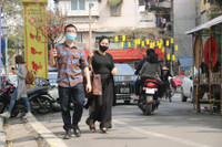 Hòa mình vào không khí đón Tết Nhâm Dần 2022 trên phố bích họa Phùng Hưng