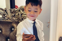 [ẢNH] Vẻ điển trai ‘gây sốt’ của Gia Huy - quý tử đầu lòng nhà Trà My Idol