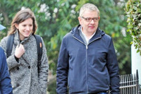 [ẢNH] Bất ngờ trước cuộc sống của vua hài ‘Mr Bean’ ở tuổi 65