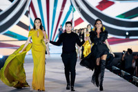 [ẢNH] Vẻ nóng bỏng của 'cô giáo' catwalk tại Hoa hậu Việt Nam 2020 dù đã qua 2 lần sinh nở