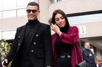 [ẢNH] Những ‘bóng hồng’ nóng bỏng của các sao bóng đá thế giới