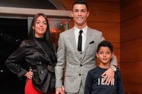 [ẢNH] Những ‘bóng hồng’ nóng bỏng của các sao bóng đá thế giới