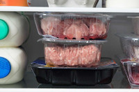 [ẢNH] Những lưu ý trong quá trình bảo quản và chế biến thịt lợn đông lạnh