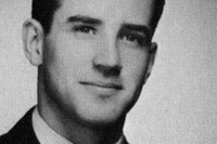 [ẢNH] Những cú ‘sảy chân’ đau đớn của ông Joe Biden trước khi hưởng ‘trái ngọt’