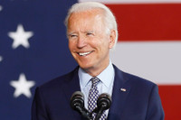 [ẢNH] Những cú ‘sảy chân’ đau đớn của ông Joe Biden trước khi hưởng ‘trái ngọt’