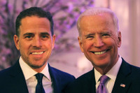 [ẢNH] Những cú ‘sảy chân’ đau đớn của ông Joe Biden trước khi hưởng ‘trái ngọt’