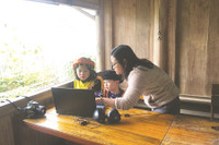 [ẢNH] Chân dung cô giáo người Mường vào top 10 giáo viên xuất sắc nhất toàn cầu