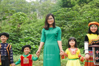 [ẢNH] Chân dung cô giáo người Mường vào top 10 giáo viên xuất sắc nhất toàn cầu