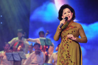 [ẢNH] Danh ca Giao Linh ở tuổi U80: Sự nghiệp thành công, hôn nhân viên mãn bên người chồng từng 3 đời vợ