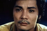 [ẢNH] Thương Tín ở tuổi 64: Già yếu nhưng vẫn phải gồng mình kiếm tiền nuôi vợ trẻ, con thơ