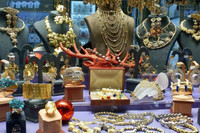 [ẢNH] ‘Lóa mắt’ với chợ vàng ở UAE: Nơi không chỉ bán trang sức mà cả...khẩu trang bằng vàng