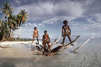 [ẢNH] ‘Đi tìm’ bộ lạc bí ẩn sống tách biệt với thế giới 