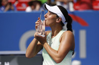 [ẢNH] Cuộc sống trong mơ của tay vợt giàu nhất thế giới, vượt cả Federer và Serena William