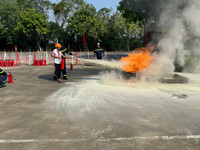 Gần 1.000 học sinh ở Đan Phượng hào hứng trải nghiệm phòng cháy chữa cháy và cứu nạn cứu hộ