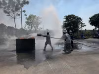 Gần 1.000 học sinh ở Đan Phượng hào hứng trải nghiệm phòng cháy chữa cháy và cứu nạn cứu hộ