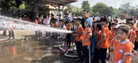 Gần 1.000 học sinh ở Đan Phượng hào hứng trải nghiệm phòng cháy chữa cháy và cứu nạn cứu hộ