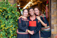 [ẢNH] Hình ảnh đối lập trước và sau khi về quê đón Tết Tân Sửu của dàn mỹ nhân Việt 