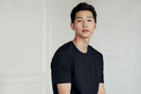 [ẢNH] Sau gần 2 năm ly hôn, ‘cặp đôi thế kỉ’ Song Joong Ki và Song Hye Kyo giờ sống ra sao?