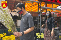 [ẢNH] Ngắm hoa ‘đẹp - độc - lạ’ ở chợ hoa Quảng An ngày giáp Tết 