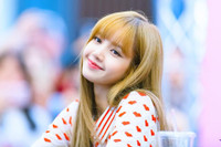 [ẢNH] Lisa - Rosé (BlackPink): Cặp bạn thân tuổi Sửu đình đám nhất làng giải trí Hàn Quốc 