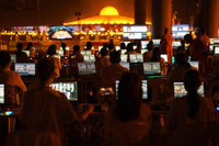 [ẢNH] Lung linh, huyền ảo ngày Makha Bucha 2021 tại Thái Lan