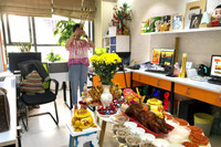 [ẢNH] Ngày vía Thần Tài: Sao Việt ‘chịu chơi’ mua 100 cây vàng, dâng mâm lễ hoành tráng 