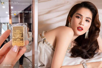 [ẢNH] Ngày vía Thần Tài: Sao Việt ‘chịu chơi’ mua 100 cây vàng, dâng mâm lễ hoành tráng 