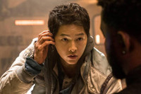 [ẢNH] Sau gần 2 năm ly hôn, ‘cặp đôi thế kỉ’ Song Joong Ki và Song Hye Kyo giờ sống ra sao?