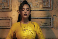 [ẢNH] Hoa hậu Mai Phương Thúy: Diện áo dài cách tân, bỡ ngỡ trong lần đầu đón Tết xa nhà 