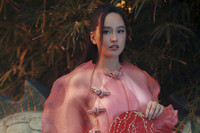 [ẢNH] Hoa hậu Mai Phương Thúy: Diện áo dài cách tân, bỡ ngỡ trong lần đầu đón Tết xa nhà 