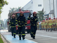 Hơn 800 người tham gia diễn tập PCCC và CNCH tại Công ty TNHH TOTO Việt Nam