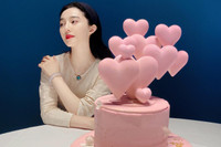 [ẢNH] Phạm Băng Băng: Sinh nhật tuổi 40 giản dị ‘không hoa không quà' và khoảnh khắc ngồi lề đường gây chú ý