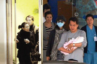 [ẢNH] Chân dung ‘Điêu Thuyền đẹp nhất màn ảnh’ được phong hàm giáo sư gây tranh cãi