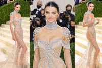 [ẢNH] Dàn mỹ nhân ‘đối đầu’ trên thảm đỏ: Người hở táo bạo, người trùm kín mít không nhận ra 