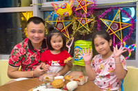 [ẢNH] Trung thu đặc biệt của sao: Phương Thanh hát ở khu điều trị Covid-19, Quỳnh Nga ‘hoá’ chị Hằng xinh đẹp 