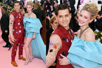 [ẢNH Quý tử nhà Beckham hộ tống hôn thê, ‘búp bê Nga’ Maria Sharapova tình tứ bên chồng 