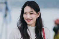 ‘Tất tần tật’ về Shin Min Ah - nữ chính của phim 'Điệu cha cha cha làng biển'