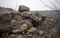 Lính Ukraine say rượu bắn lẫn nhau tại chiến tuyến Donbass