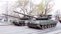 Nổ kho đạn, xe tăng T-80BV bị phá hủy hoàn toàn tại chiến trường Ukraine