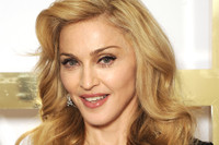 [ẢNH] Nhan sắc nóng bỏng của Madonna ở tuổi 62 và chuyện tình với ‘phi công’ kém 36 tuổi