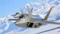 [ẢNH] Mài tóe lửa đường băng khi hạ cánh khẩn, tiết lộ thiết kế lạ của F-22 Raptor