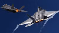 [ẢNH] Mài tóe lửa đường băng khi hạ cánh khẩn, tiết lộ thiết kế lạ của F-22 Raptor