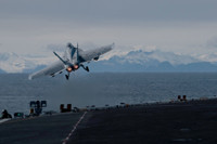 [ẢNH] Uy lực kinh hoàng của hàng không mẫu hạm Mỹ