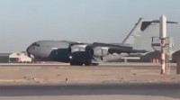 [ẢNH] Vận tải cơ khổng lồ C-17 Mỹ mài bụng tóe lửa tại Afghanistan