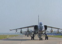 [ẢNH] Trung Quốc cho JH-7 phóng tên lửa thị uy, coi chừng ‘gậy ông đập lưng ông’