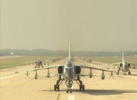 [ẢNH] Trung Quốc cho JH-7 phóng tên lửa thị uy, coi chừng ‘gậy ông đập lưng ông’