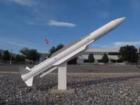 [ẢNH] Tìm hiểu loại tên lửa nguy hiểm Mỹ vừa bắn từ chiến hạm siêu dị USS Zumwalt 